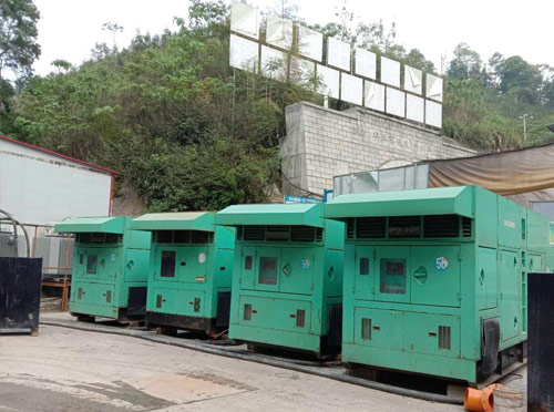 道孚先进的应急发电机系统中智能监测和控制系统如何确保电压稳定？